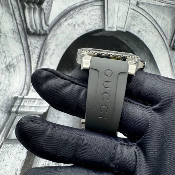 GUCCI Dive Dragon Quartz Black Dial Men's Watch YA136217 - Picture 5 of 7